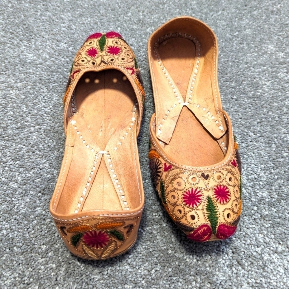 Traditional leather embroidered handmade shoes size 8